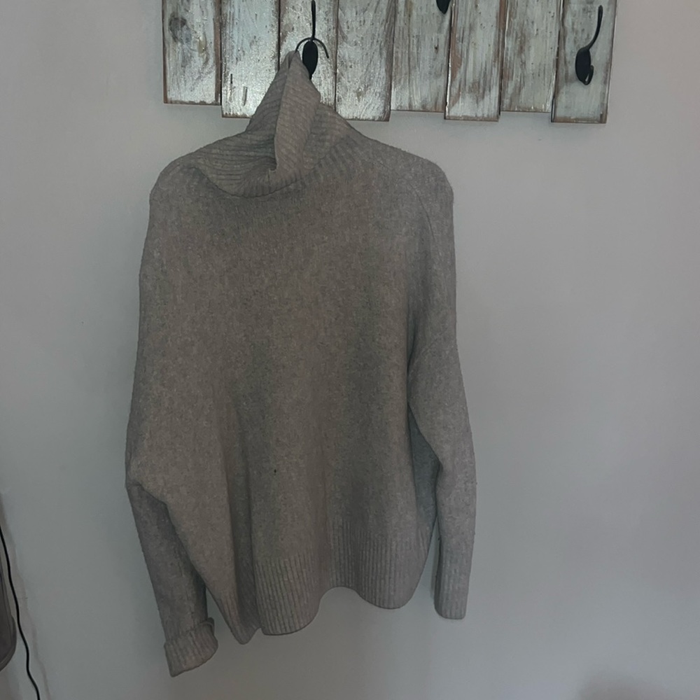 & Other Stories gray sweater; only worn a few times and in great condition
